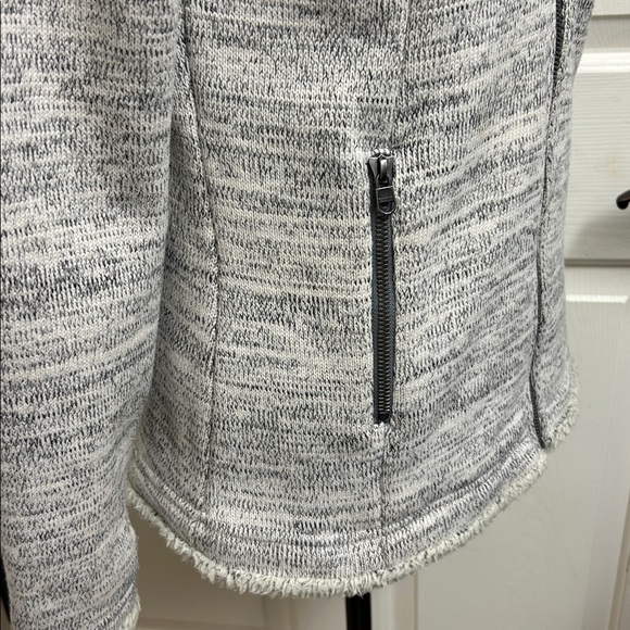 Kuhl Ascendyr Hooded Fleece Jacket with Pockets , Size XS, Ash gray, EUC - Picture 6 of 10